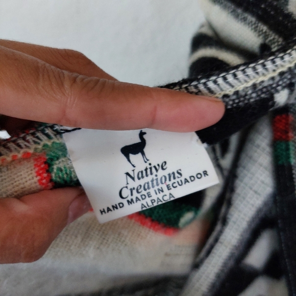 Native Creation Super Mario Lightweight ALPACA Wool Hooded Poncho - Picture 5 of 8